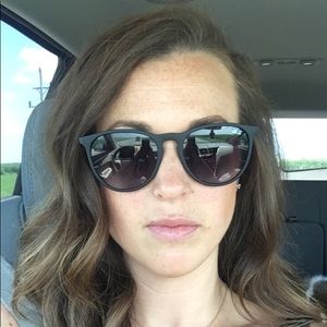 Meet your Posher, Whitney